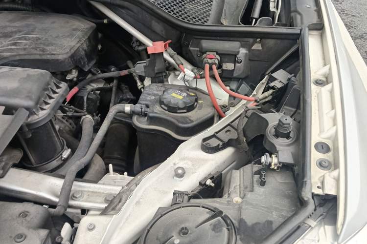 Used BMW X5 2015 xDrive28i Engine Bay Left