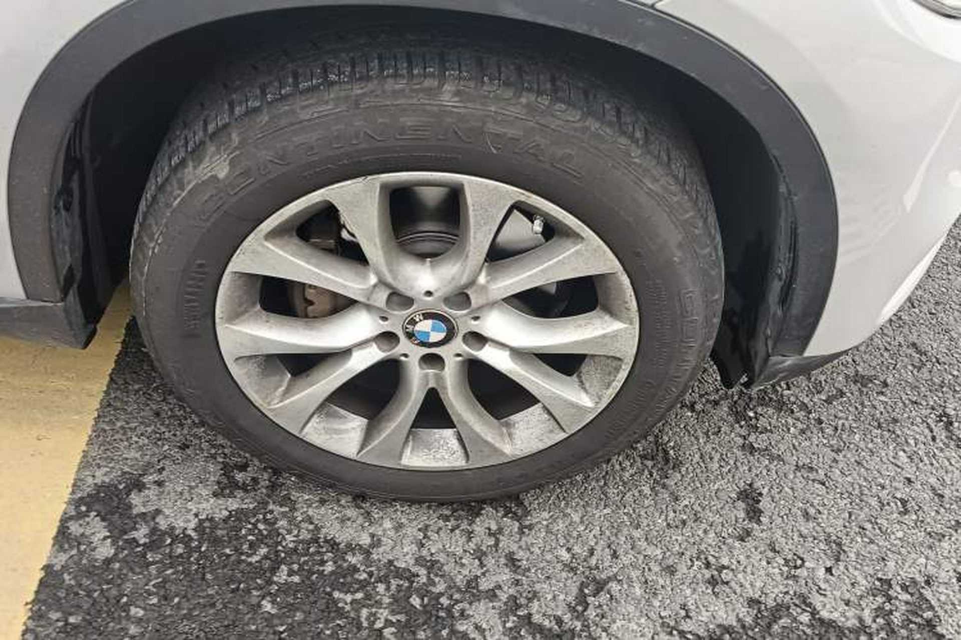 Used BMW X5 2015 xDrive28i Right Front Wheel Hub