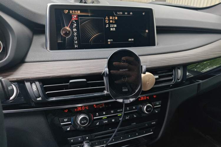 Used BMW X5  Audio And AC Panel