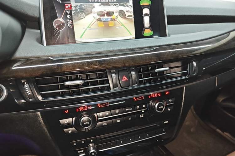 Used BMW X5 2015 xDrive28i Audio And AC Panel