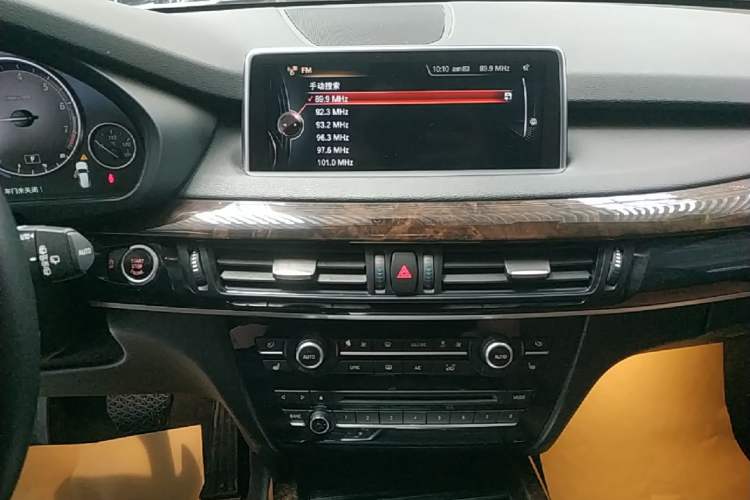 Used BMW X5 2015 xDrive28i Audio And AC Panel