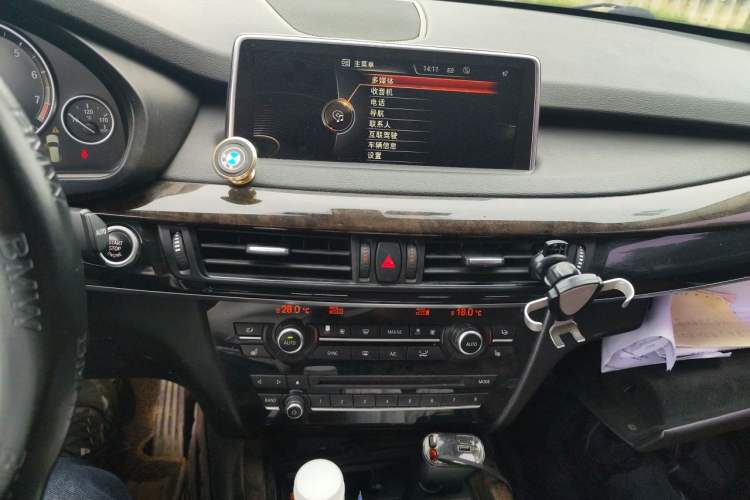 Used BMW X5 2015 xDrive28i Audio And AC Panel