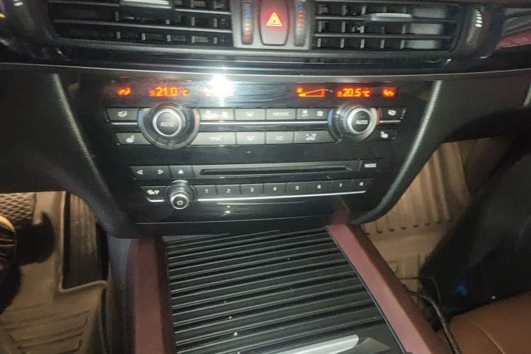 Used BMW X5 2015 xDrive35i Middle East version Audio And AC Panel