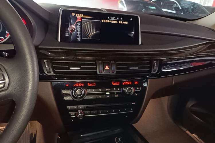 Used BMW X5 2015 xDrive28i Audio And AC Panel