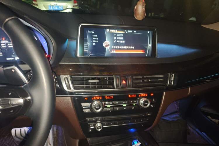 Used BMW X5 2015 xDrive28i Audio And AC Panel