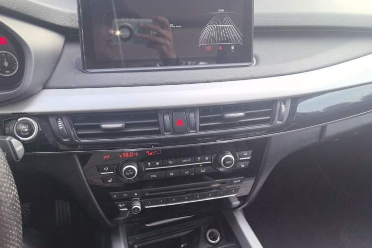 Used BMW X5  Audio And AC Panel