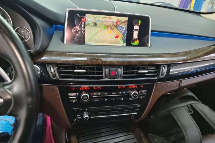 Used BMW X5 2015 xDrive28i Audio And AC Panel