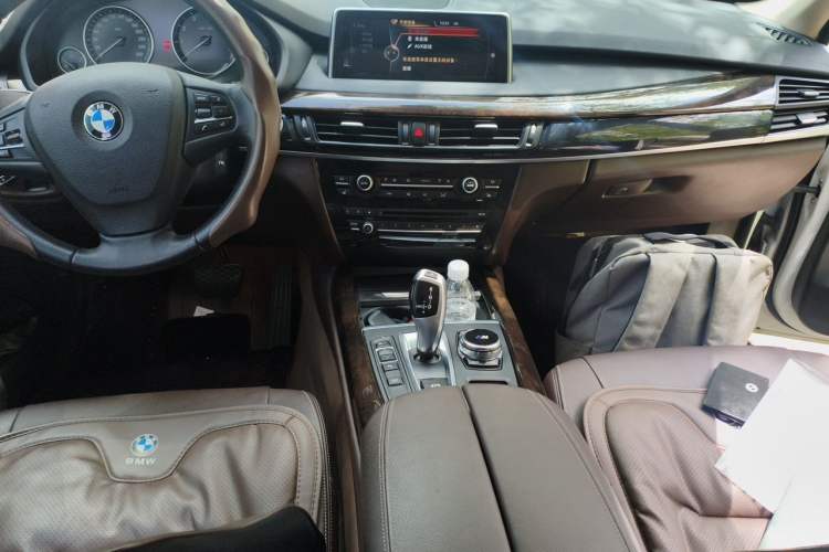 Used BMW X5 2015 xDrive28i Audio And AC Panel
