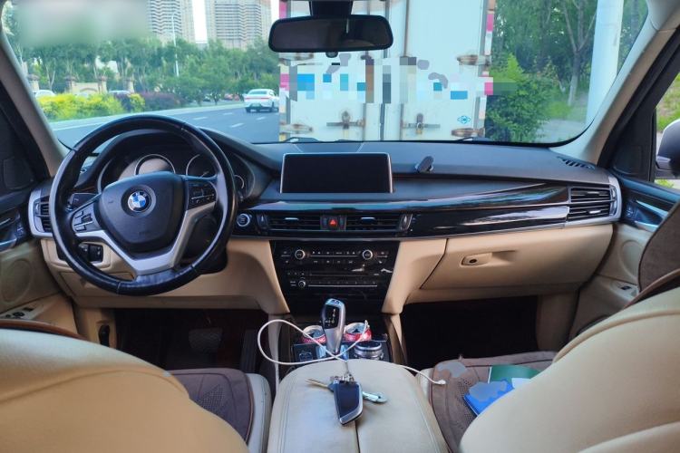 Used BMW X5  Center Console