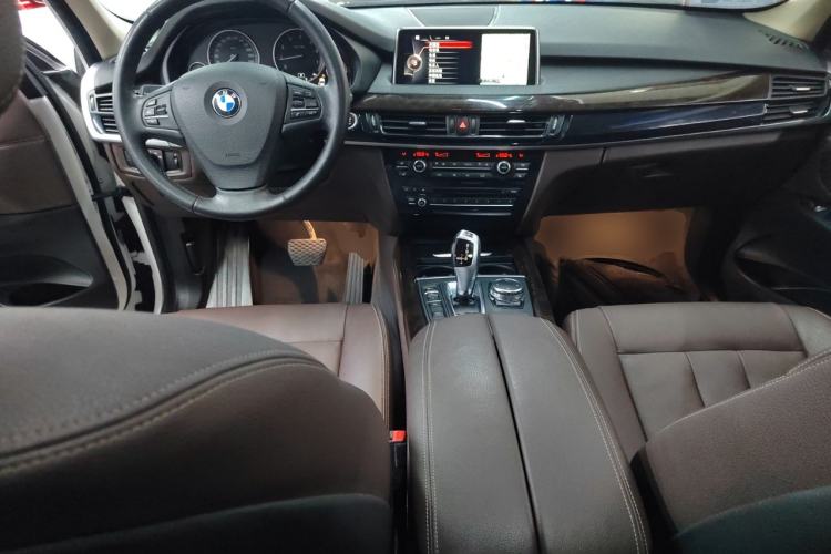 Used BMW X5 2015 xDrive28i Center Console