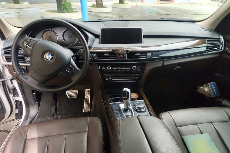 Used BMW X5 2015 xDrive28i Center Console