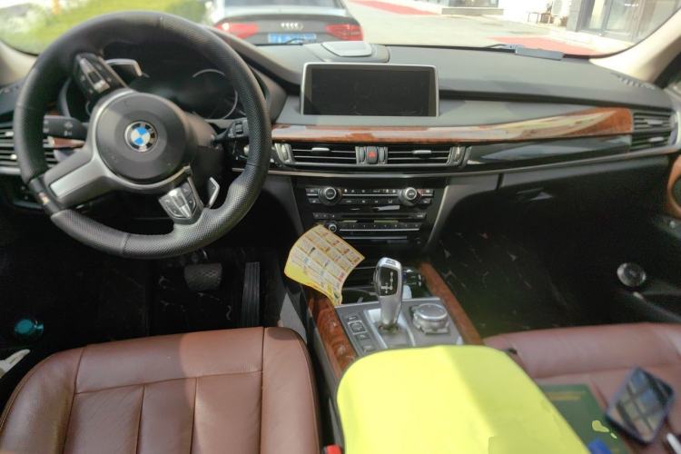 Used BMW X5  Center Console