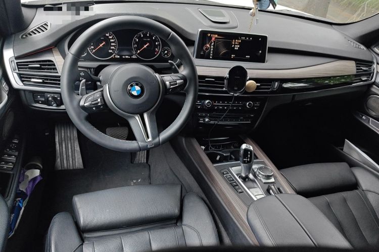 Used BMW X5  Center Console