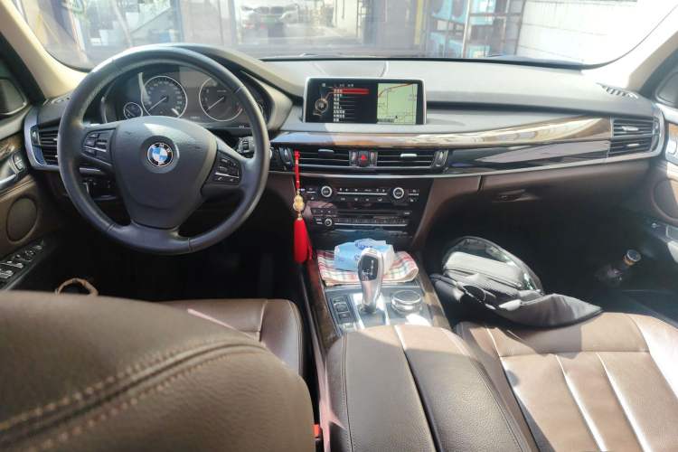 Used BMW X5 2015 xDrive28i Center Console