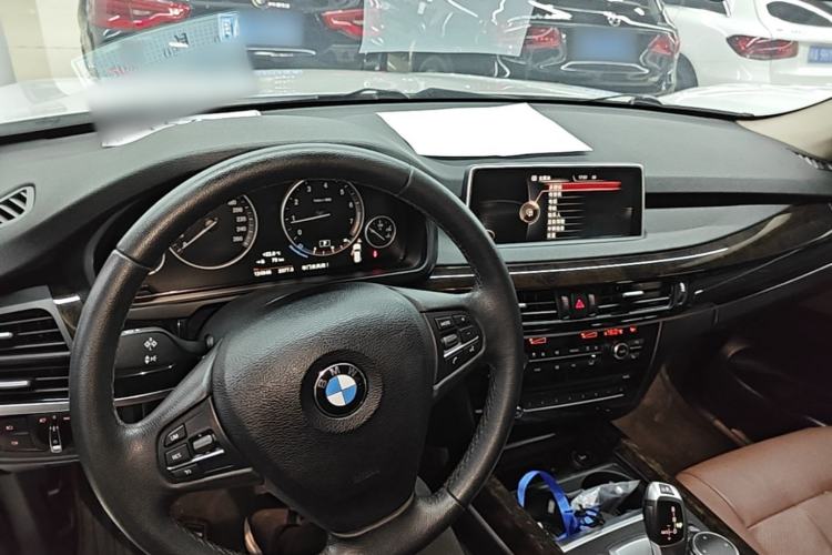 Used BMW X5 2015 xDrive28i Center Console