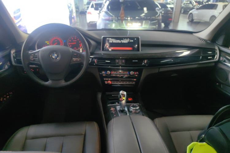 Used BMW X5 2015 xDrive28i Center Console