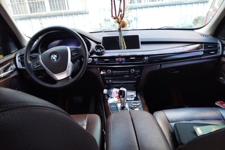 Used BMW X5 2015 xDrive28i Center Console