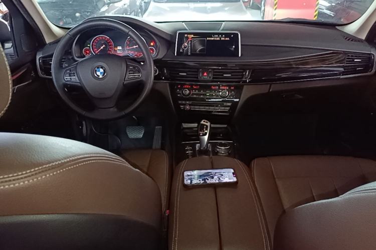 Used BMW X5 2015 xDrive28i Center Console