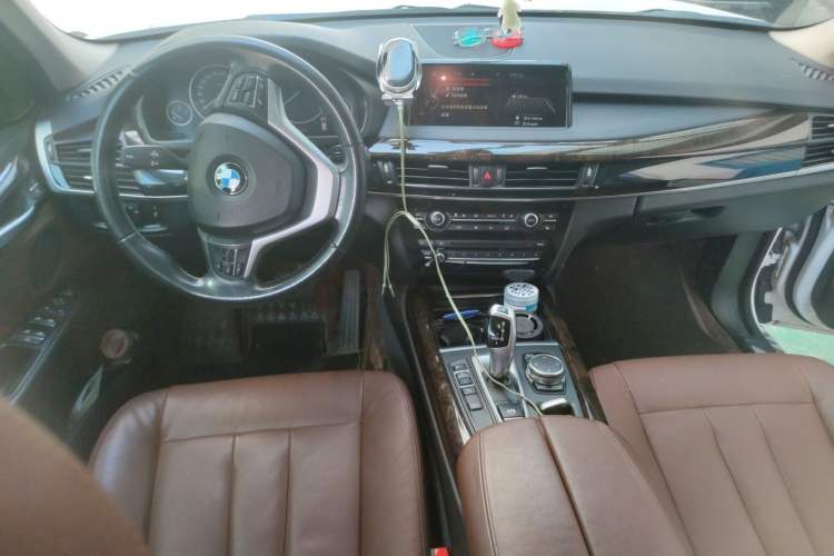Used BMW X5 2015 xDrive28i Center Console
