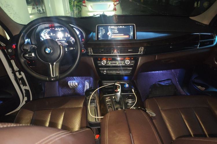 Used BMW X5 2015 xDrive28i Center Console