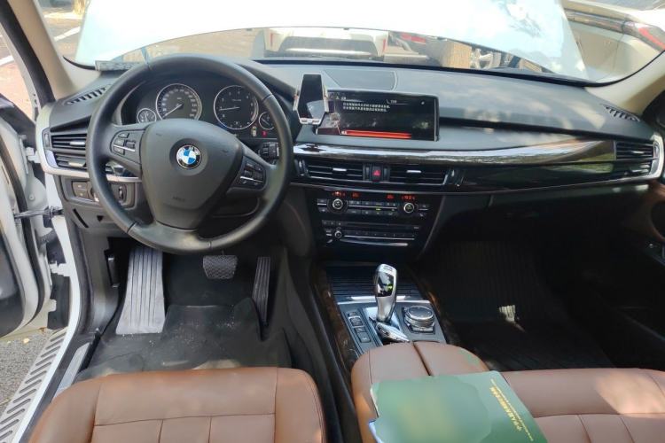 Used BMW X5  Center Console