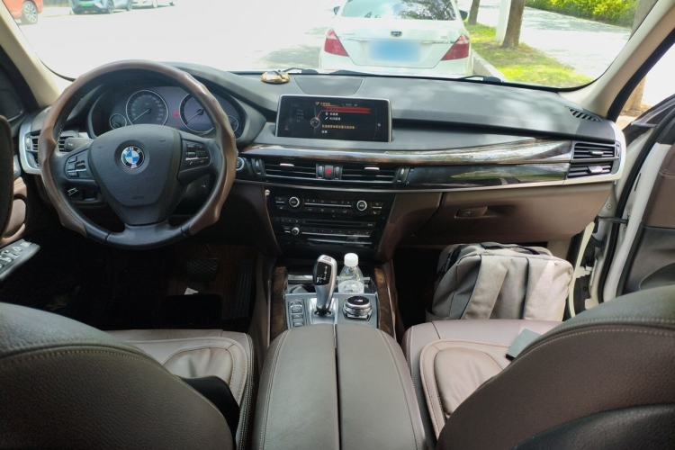 Used BMW X5 2015 xDrive28i Center Console