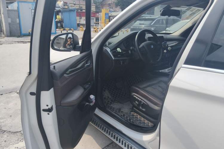 Used BMW X5 2015 xDrive28i Driver Seat