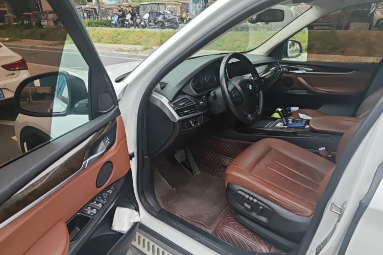 Used BMW X5 2015 xDrive28i Driver Seat