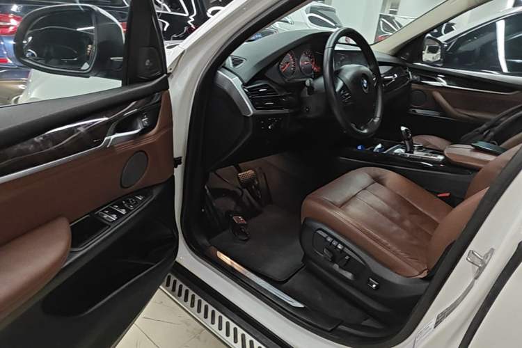 Used BMW X5 2015 xDrive28i Driver Seat