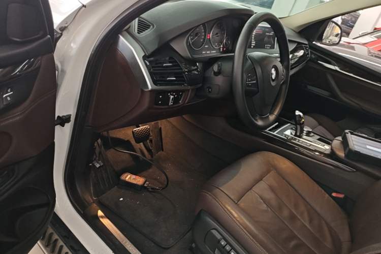 Used BMW X5 2015 xDrive28i Driver Seat
