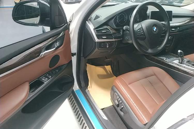 Used BMW X5 2015 xDrive28i Driver Seat