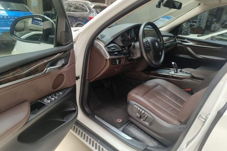 Used BMW X5 2015 xDrive28i Driver Seat
