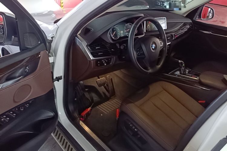 Used BMW X5 2015 xDrive28i Driver Seat