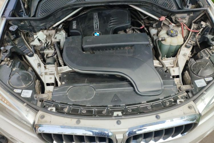 Used BMW X5 2015 xDrive28i Engine Bay