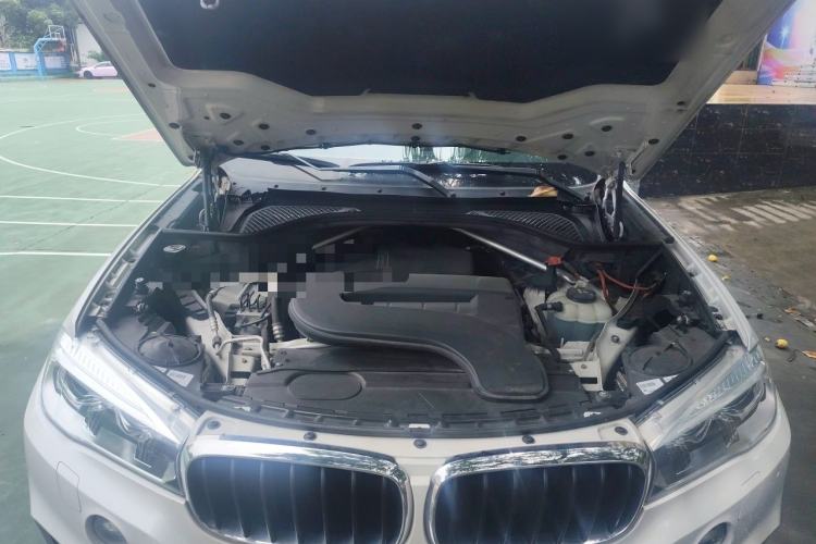 Used BMW X5 2015 xDrive28i Engine Bay