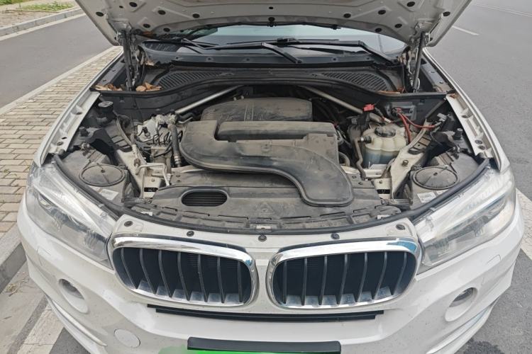 Used BMW X5 2015 xDrive28i Engine Bay