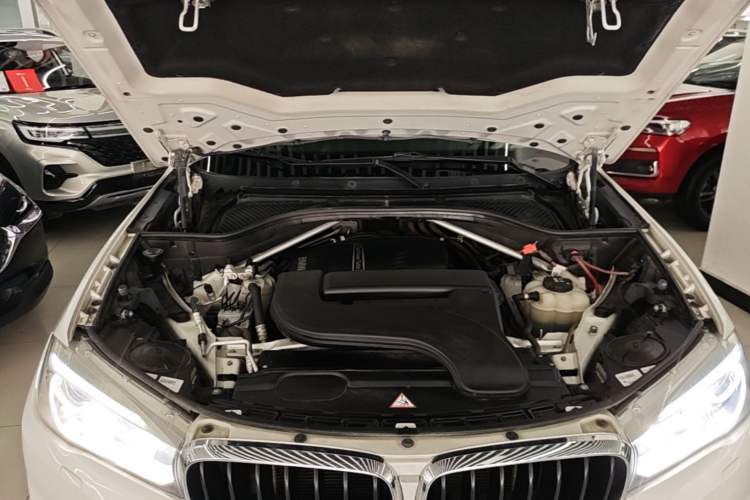 Used BMW X5 2015 xDrive28i Engine Bay