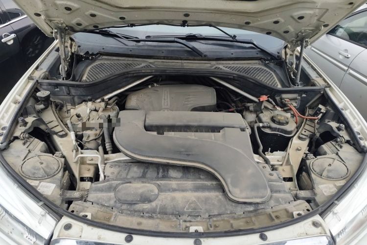 Used BMW X5 2015 xDrive28i Engine Bay