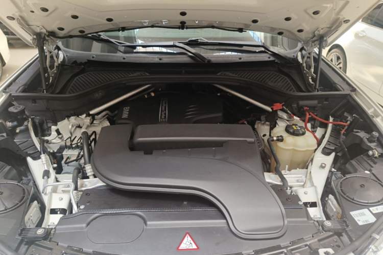 Used BMW X5 2015 xDrive28i Engine Bay