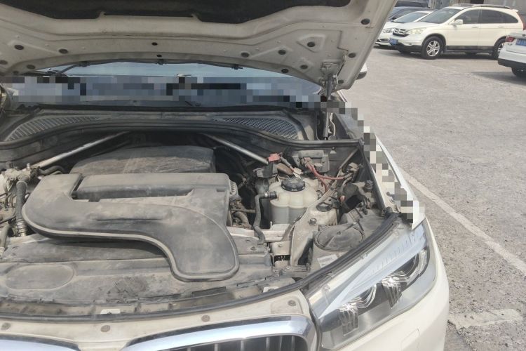 Used BMW X5 2015 xDrive28i Engine Bay Left