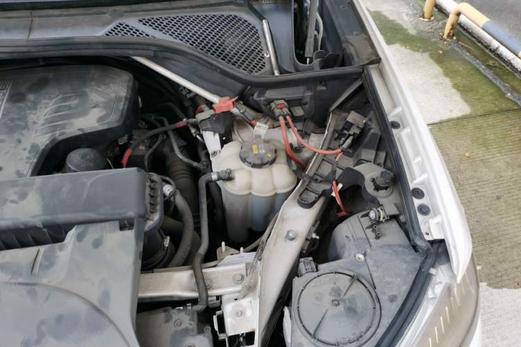 Used BMW X5 2015 xDrive28i Engine Bay Left