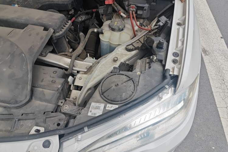 Used BMW X5 2015 xDrive28i Engine Bay Left