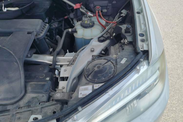 Used BMW X5 2015 xDrive28i Engine Bay Left