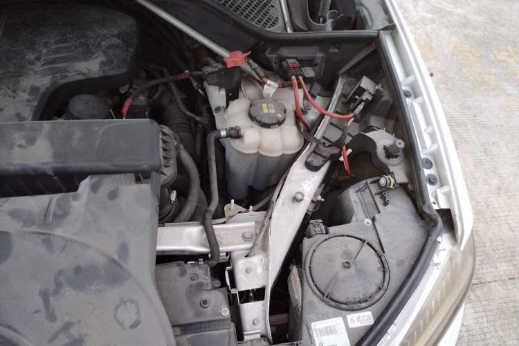 Used BMW X5 2015 xDrive28i Engine Bay Left