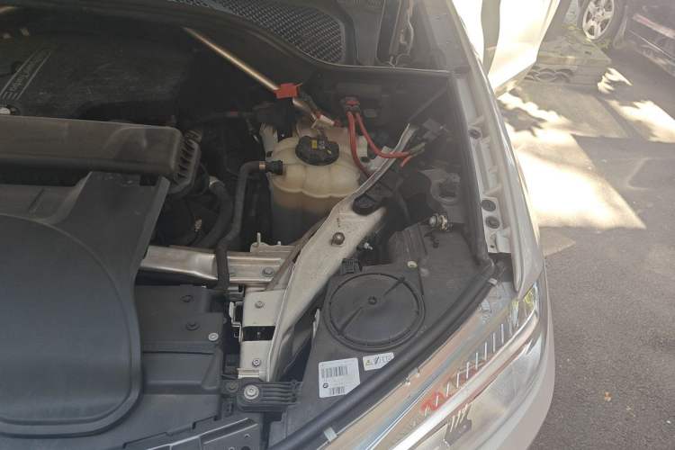 Used BMW X5 2015 xDrive28i Engine Bay Left