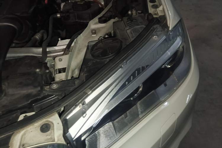 Used BMW X5 2015 xDrive35i China Limited Edition Engine Bay Left