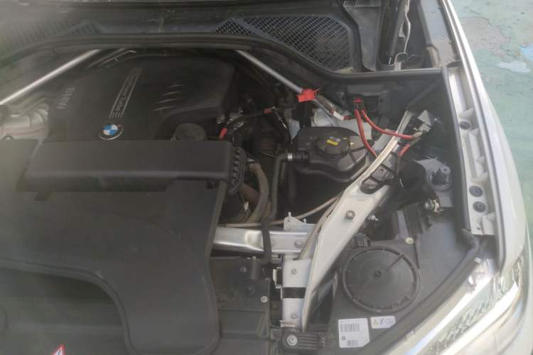 Used BMW X5 2015 xDrive28i Engine Bay Left
