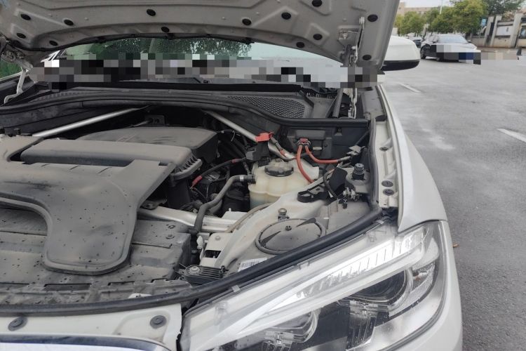 Used BMW X5 2015 xDrive28i Engine Bay Left