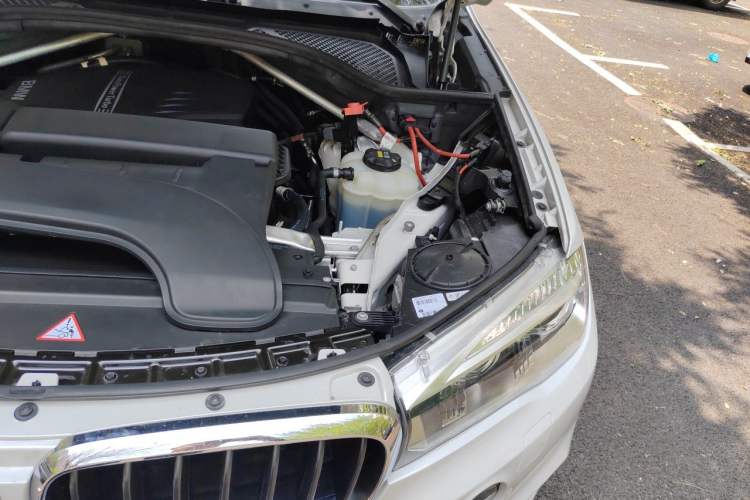 Used BMW X5  Engine Bay Left