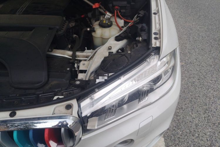 Used BMW X5 2015 xDrive28i Engine Bay Left